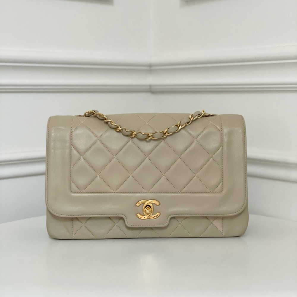 __ SOLD __Chanel Vintage Classic Quilted Flap